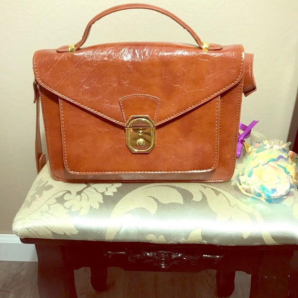 Cooperative Handbags - Cooperative women’s crossbody, polyvinyl